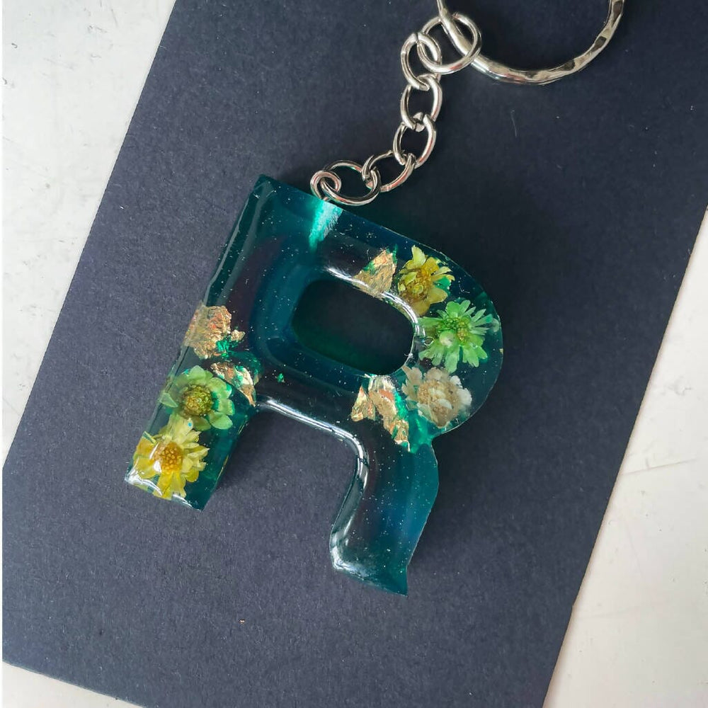 Letter Resin Flower Keychains Keychains redvelvetartz Emerald Green Gold Round Keychain ring Tassel Charm