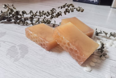 Bath Soap - Honey Beeswax Rosemary Grapefruit - Soaps - Alletsoap - Naiise